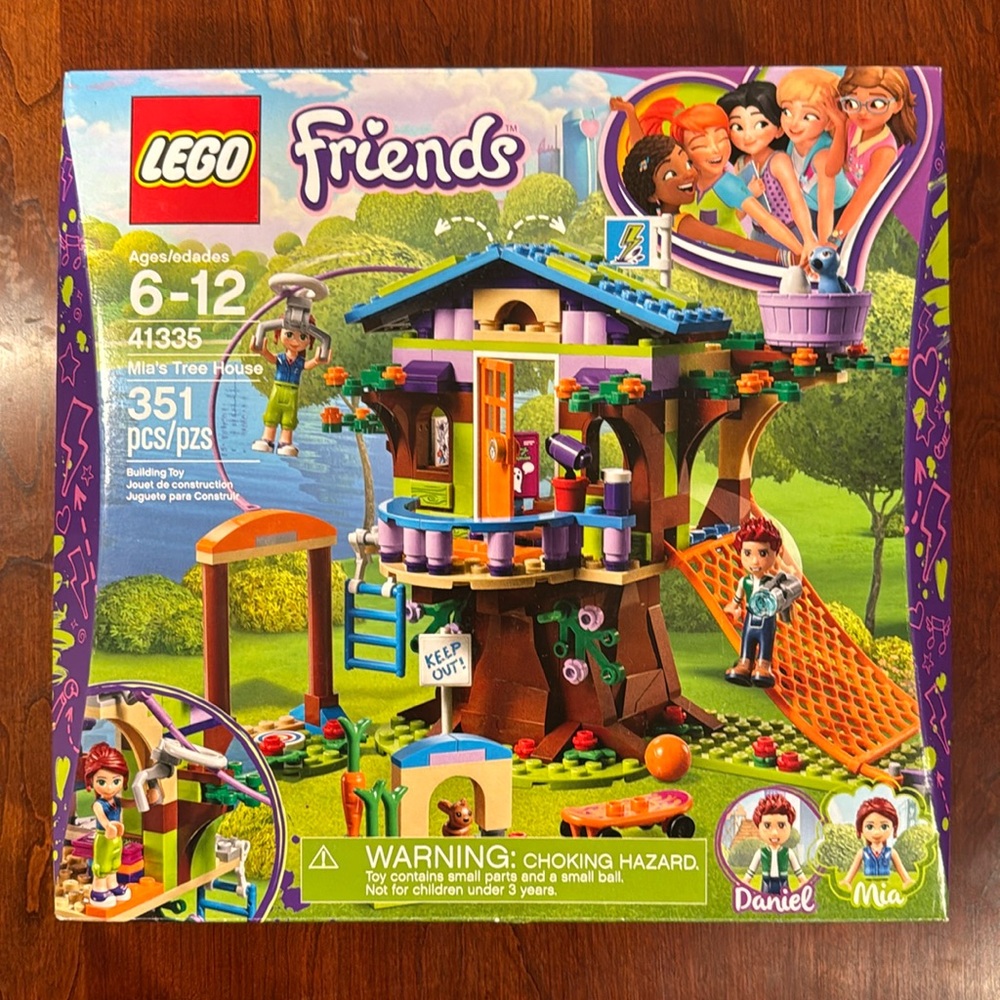 LEGO Friends Mia's treehouse 41335